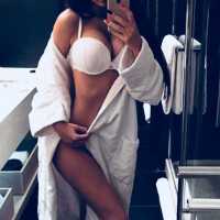 Çekici ve Elit Mezitli Bayan Escort Rengin