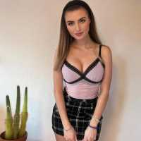 Erdemli'li Cazibeli ve Keyifli Kız: Otantik ve Romantik Maceralarla Dolu