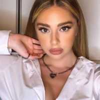 Erdemli'nin Ateşli ve Gizemli Kızı: 74 kg, 150 cm, Kahverengi Saçlı Güzel