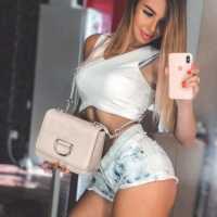 Erdemli'nin Büyüleyici Güzeli, Kendine Güvenen Bağımsız Escort